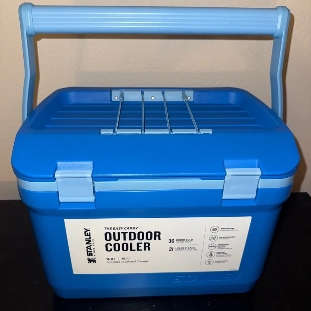 STANELY Easy-Carry Outdoor Cooler 16qt, 21 CANS- Azure Blue NEW - Picture 1 of 11